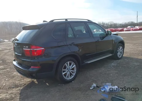 2013 BMW X5 xDrive35I/xDrive35I Premium/xDrive35I Sport Activity z USA, uszkodzony, nr VIN 5UXZV4C56D0B03969